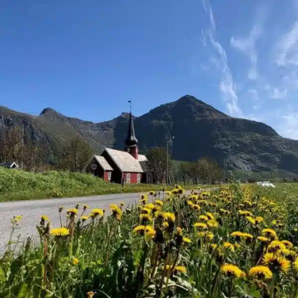 Flakstad Kirche