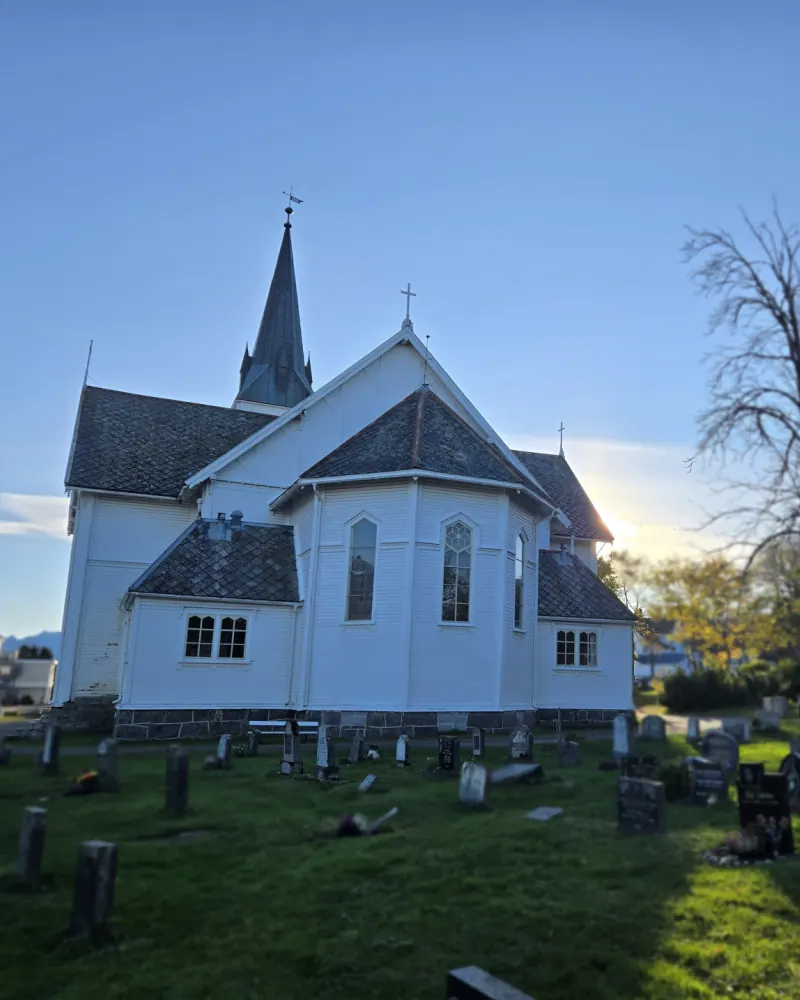 Die Kirche von Sortland beim Start unserer Fahrt in die westlichen Vesterålen